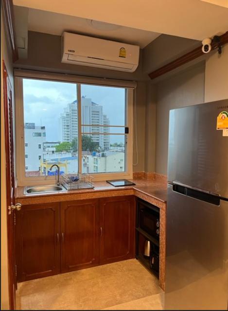 Condos: Beachside Retreat With Smart Amenities * Patong